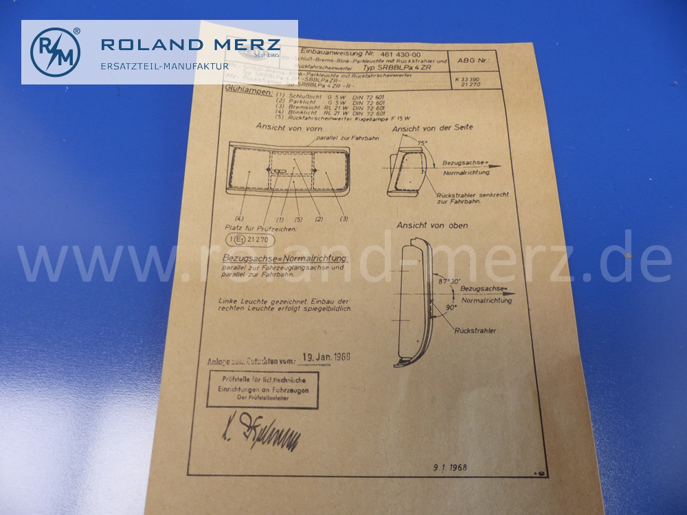 1158202064 Hella Heckleuchte rechts, Lampenträger vollständig mit Reflektor, Dichtung und Zierrahmen ohne Lichtscheibe, Mercedes W114, W115, Strich 8 Serie 1, Original Mercedes Neuteil, NOS