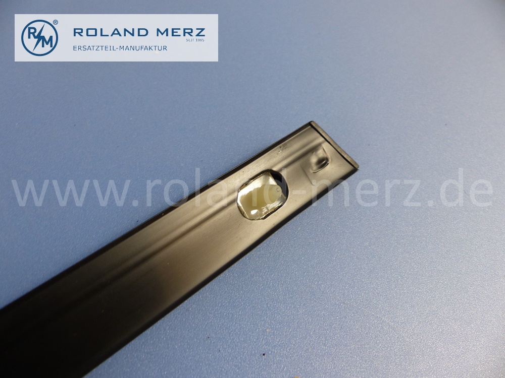 1147300180 Zierstab, Zierleiste, Fondtür Wulstansatz, links, Mercedes W114, W115, Strich 8, Länge 900 mm, Original Mercedes Neuteil, NOS