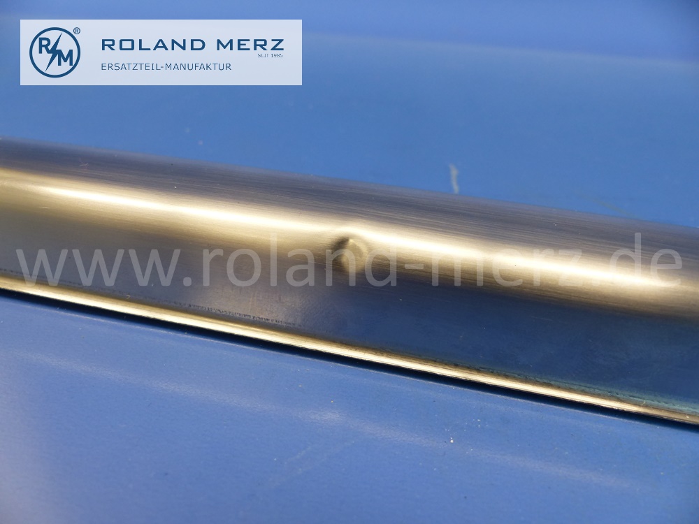1086860336 Abdeckschiene, Schiene, Fondtür unten links, Mercedes W108, 250S, 250SE, 300SEB, Original Mercedes Neuteil, NOS - 2 mm Delle an Unterseite -