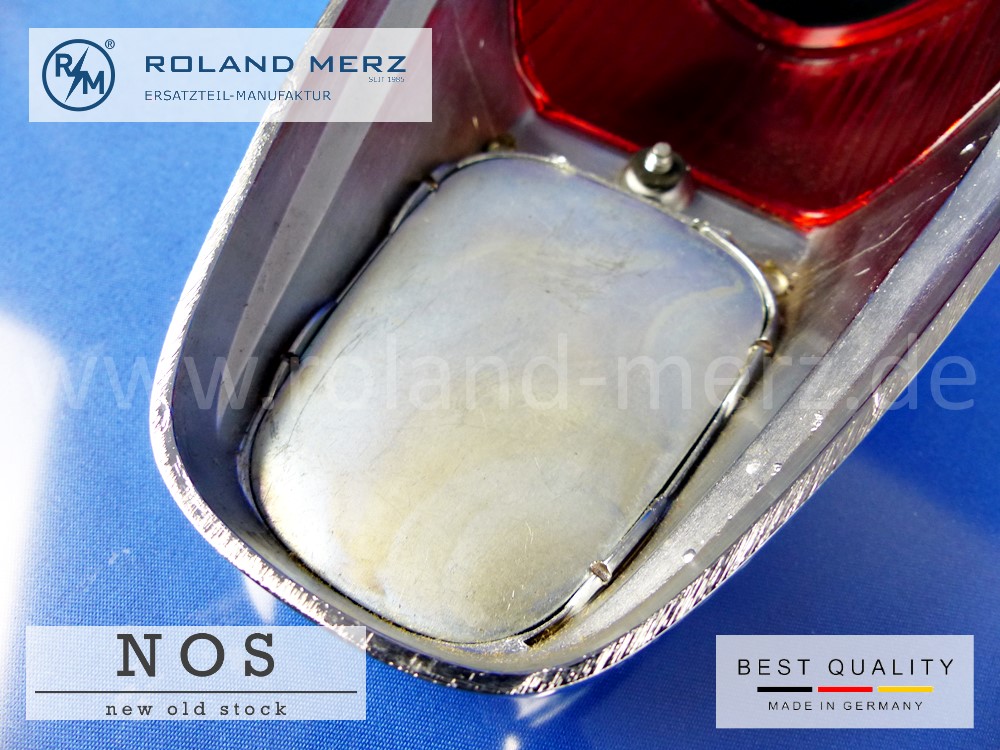 120 826 00 52 Rücklichtdeckel Originalausführung in Metall rot-weiß-rot für Mercedes 180b,c, Db, Dc, 190b, Db