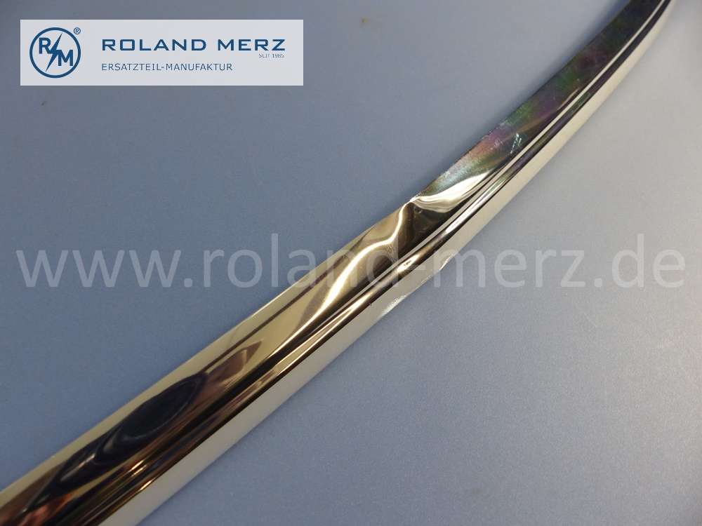 1156700116 Zierstab, Zierleiste, Zierrahmen, Frontscheibe, links unten , Mercedes W114, W115, Strich 8, Länge 940 mm, Original Mercedes Neuteil, NOS - größere Einzeldelle -