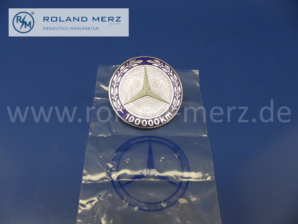 Mercedes-Benz 100,000 km high mileage award, original design, made of enameled heavy copper with 75 mm diameter, 2 M4 threaded bolts for mounting on the radiator grille, Original MB new part NOS