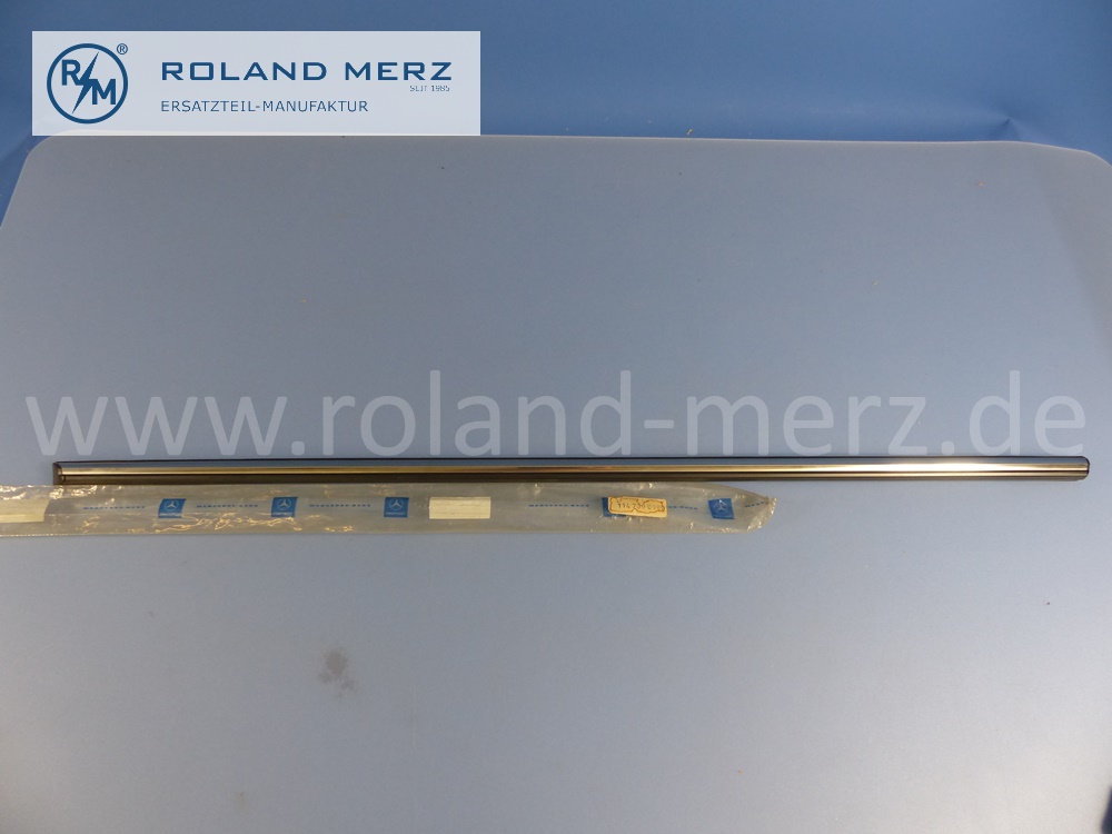 1147300180 Zierstab, Zierleiste, Fondtür Wulstansatz, links, Mercedes W114, W115, Strich 8, Länge 900 mm, Original Mercedes Neuteil, NOS