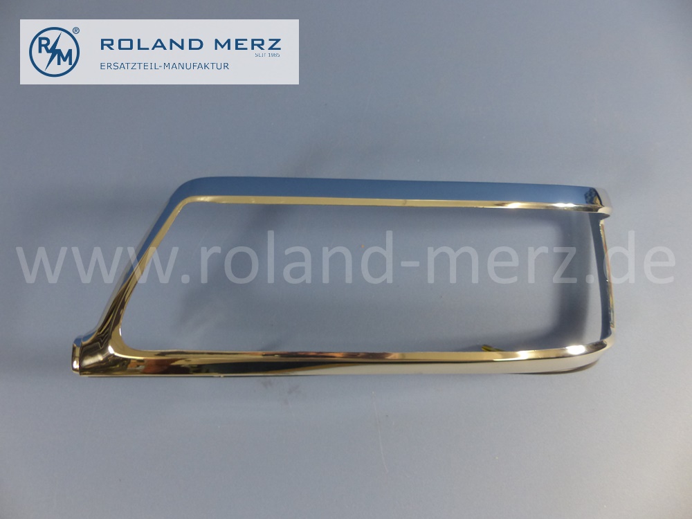 1118266152 Zierrahmen links, Rückleuchte, neuere Version, Mercedes W111, Original Mercedes Neuteil, NOS 