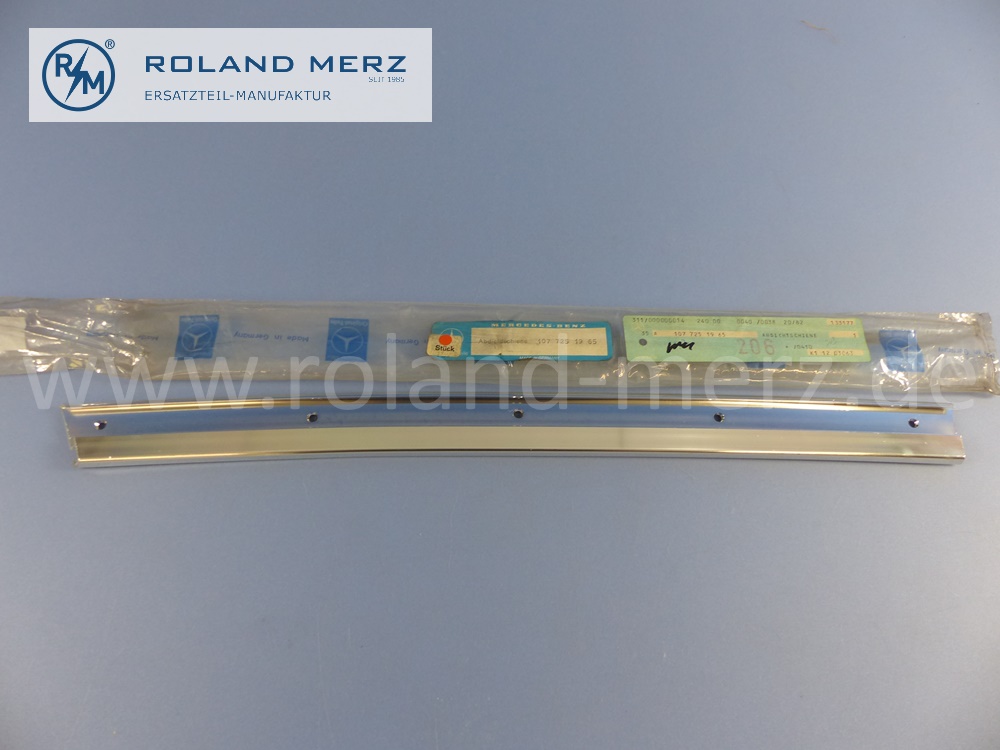 1077251965 Schiene, Abdeckschiene schräg, vorne, Fahrertür, links, Mercedes C107, Coupé SLC, Länge 535mm, Original Mercedes Neuteil, NOS