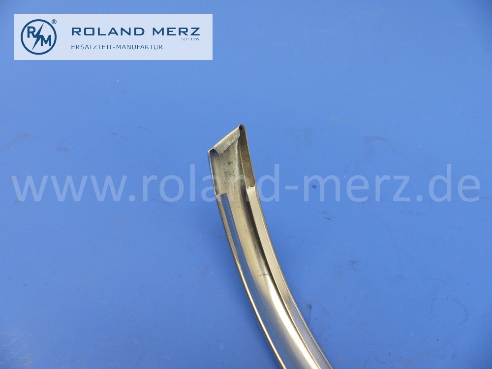 1106980381 trim strip below tail lamp, left, length 750mm, Mercedes Heckflosse W110, 190c – 230, original Mercedes spare-part, NOS