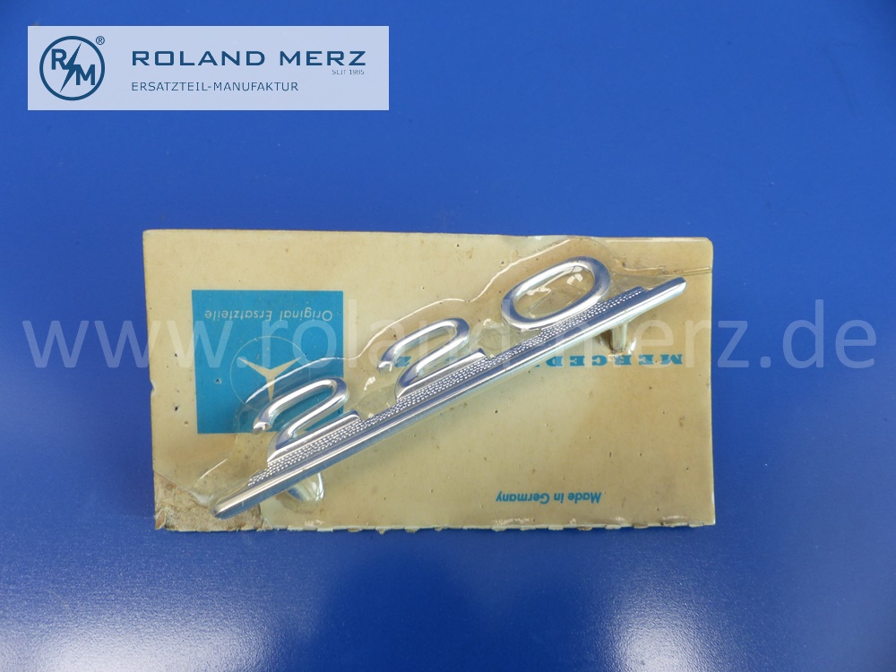 1158170314 Typenzeichen, Schriftzug 220 auf Instrumententafel für Mercedes W110, W115, Heckflosse, Strich 8, Original MB-Neuteil NOS 