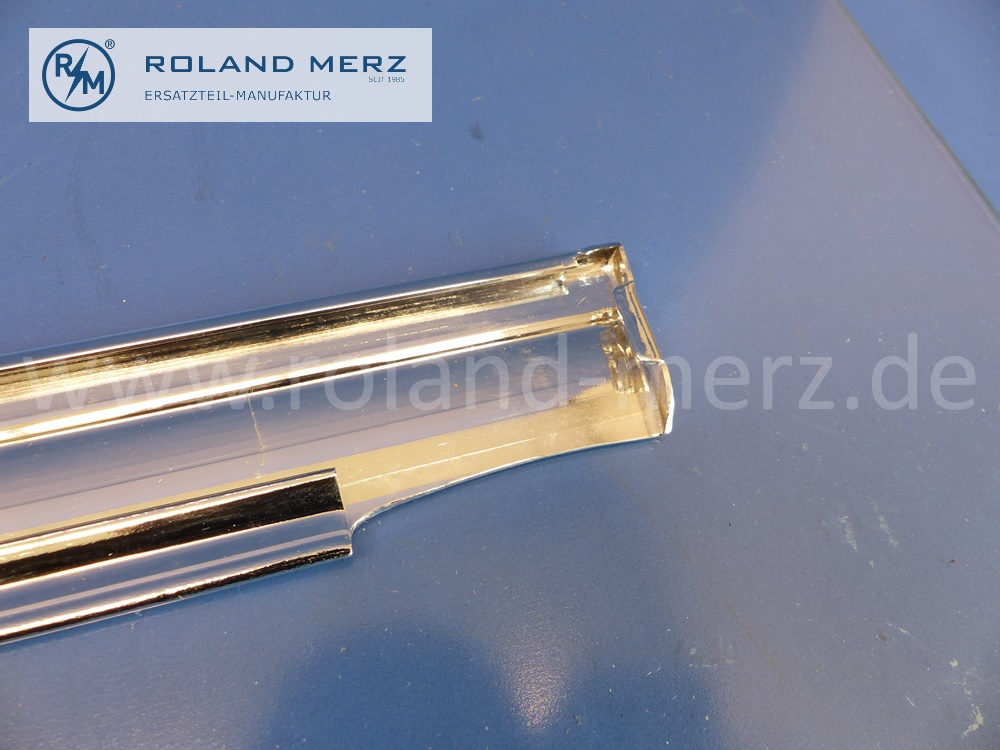 1107280330 Zierstab Bordkante Fahrertür links, Mercedes W110, W111, W112, Heckflosse, Original Mercedes Neuteil, NOS 