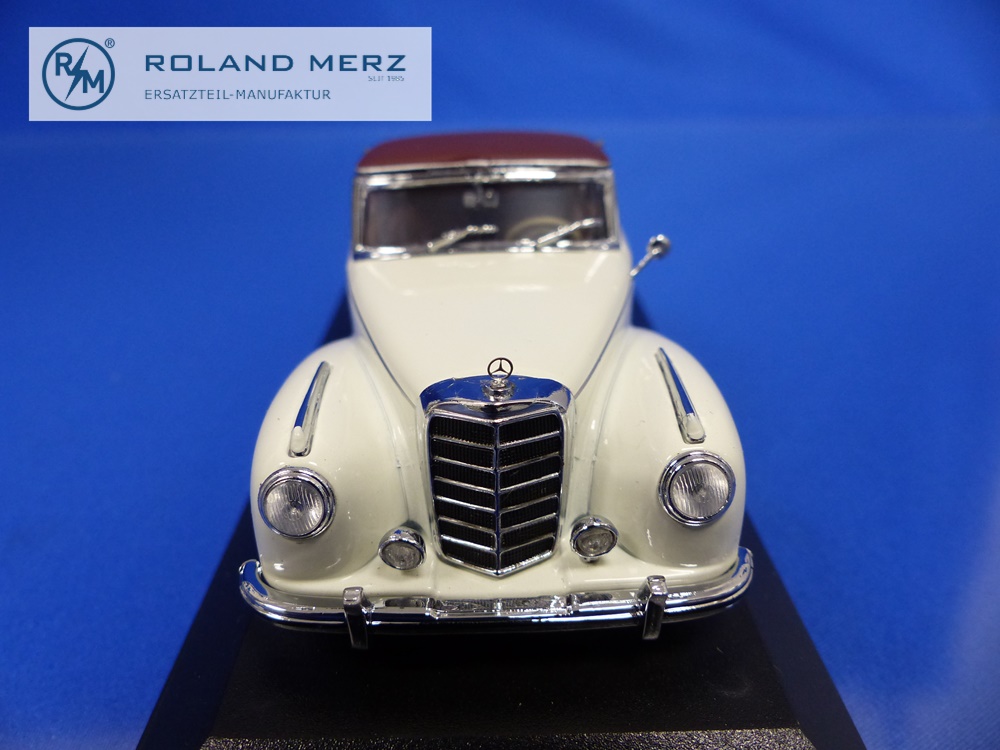032341-06 Mercedes-Benz 300 S Cabriolet weiss/braun - Minichamps PMA 1:43