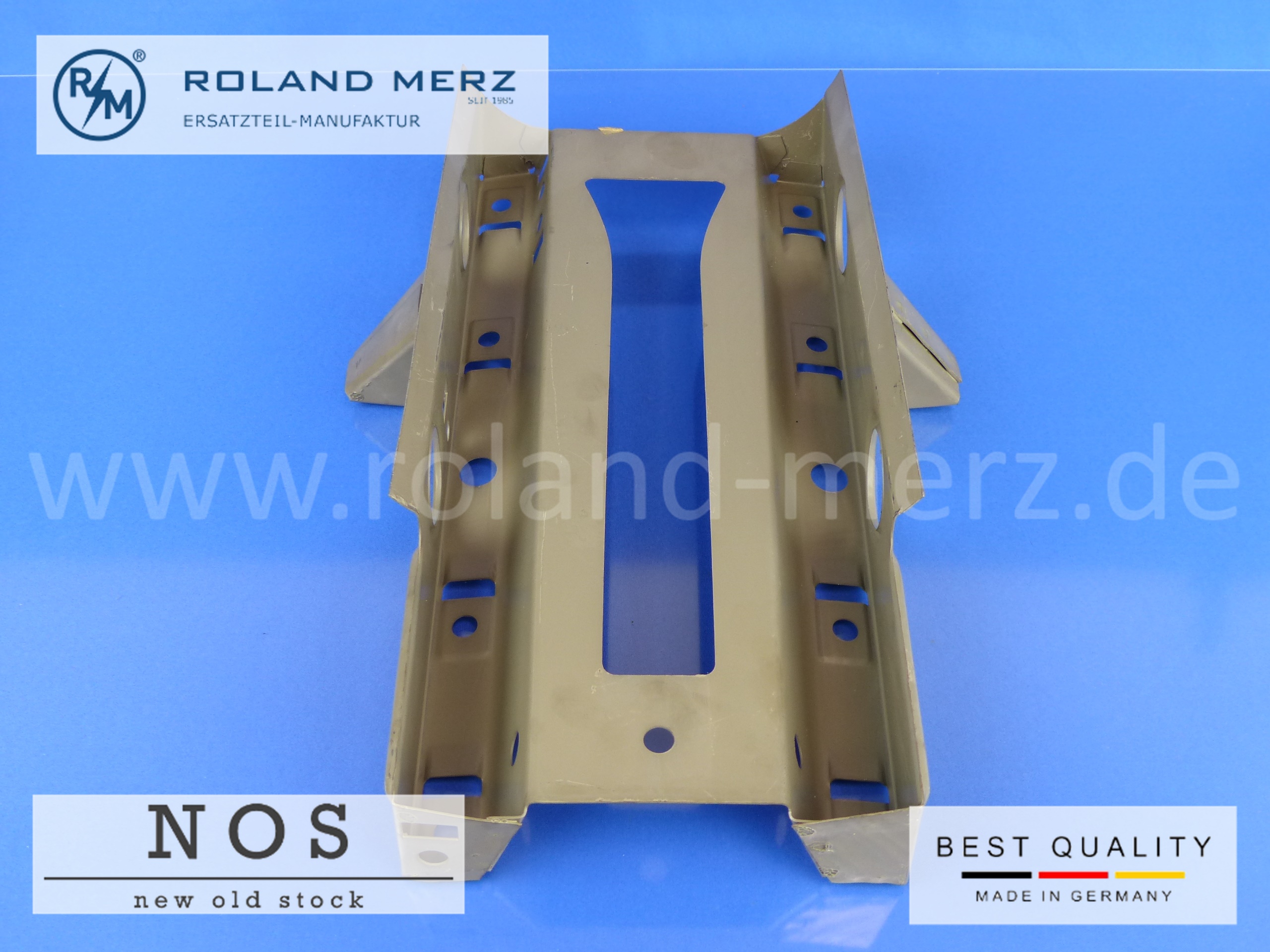 P1170629 101206100866 support drivers seat center Mercedes 180 220SE Ponton