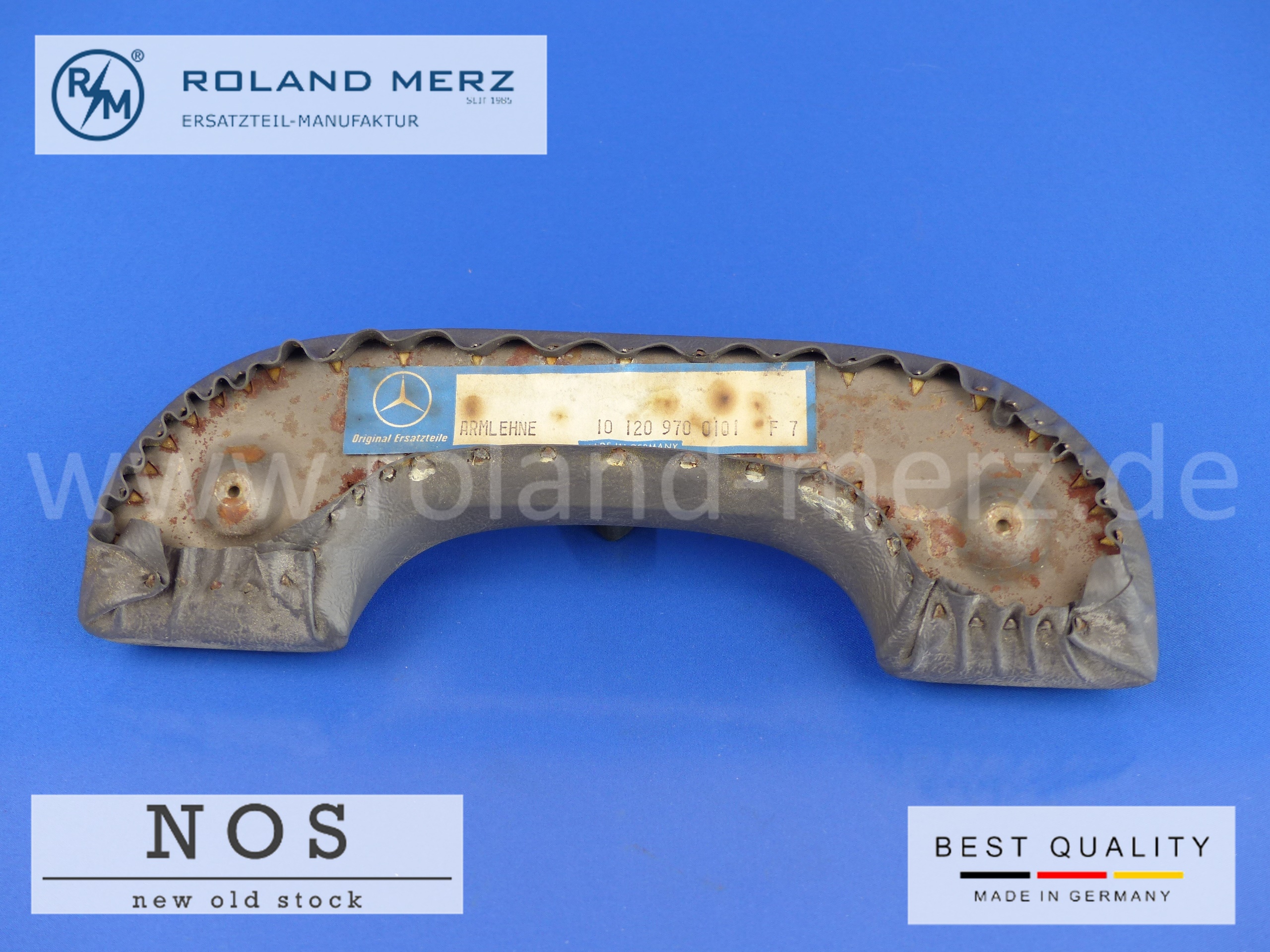 P1170488 101209700101 armrest Mercedes W105, 120, 121, 128, 180
