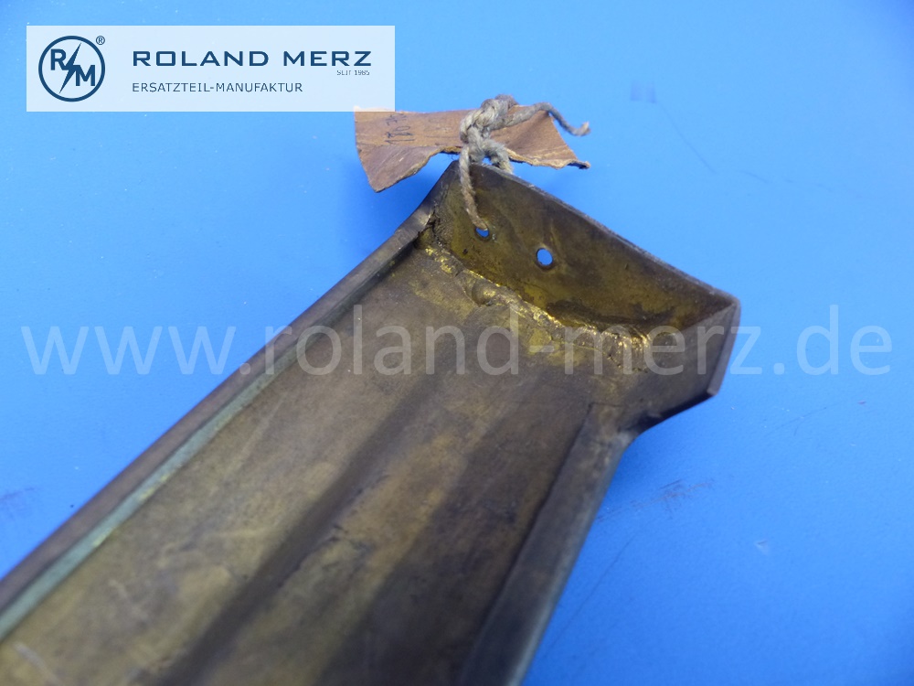301807200130 1807200130 Zierstab links, Fahrertür, an Bordkante, Messing, Mercedes W128, W180, BM 030,, 037, 220S, 220SE Cabriolet, Coupé, original Mercedes Neuteil, NOS 