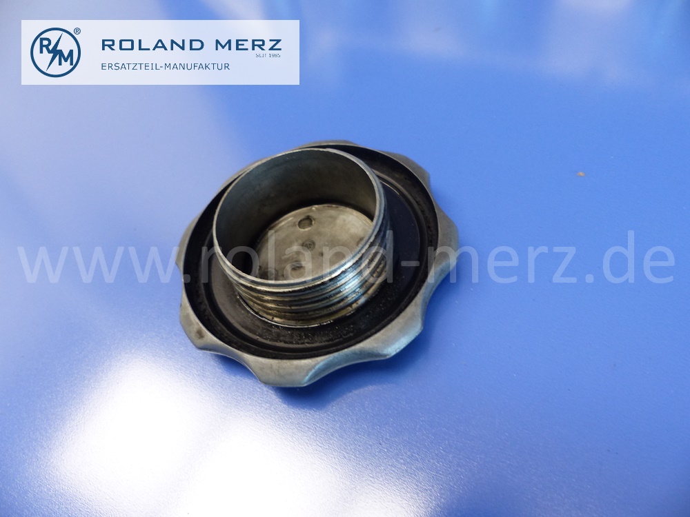 6210161105 Zylinderkopfhaube, Ventildeckel, mit Entlüftungsrohr 6210101670 und Verschlussdeckel 1365010054, Mercedes OM615, OM621, Original Mercedes Ersatzteil, NOS - gebraucht -