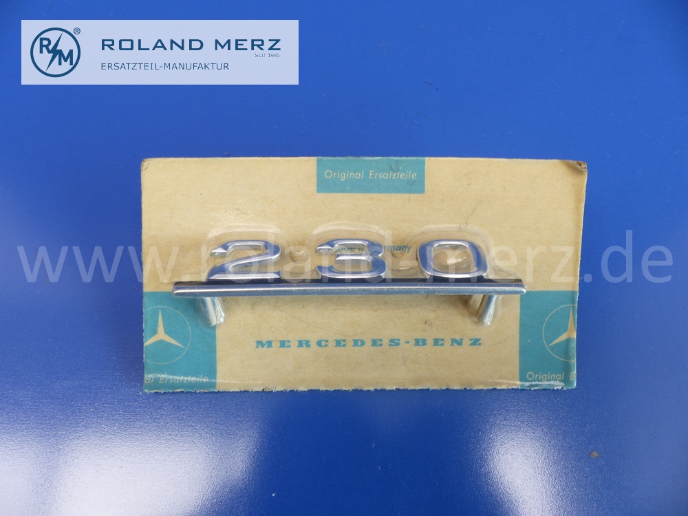 1148170814 Typenzeichen, Schriftzug 230 auf Instrumententafel für Mercedes W110, W114, W115, Heckflosse, Strich 8, Original MB-Neuteil NOS 