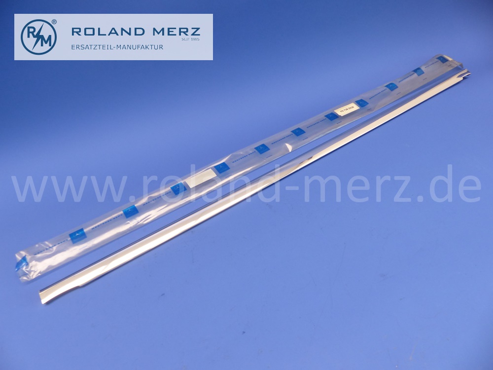 1157280230 Zierstab an Bordkante rechts, Mercedes W114, Strich Acht Coupé, 250C, 250CE, 280C, 280CE, Länge 940 mm, original Mercedes Neuteil, NOS 