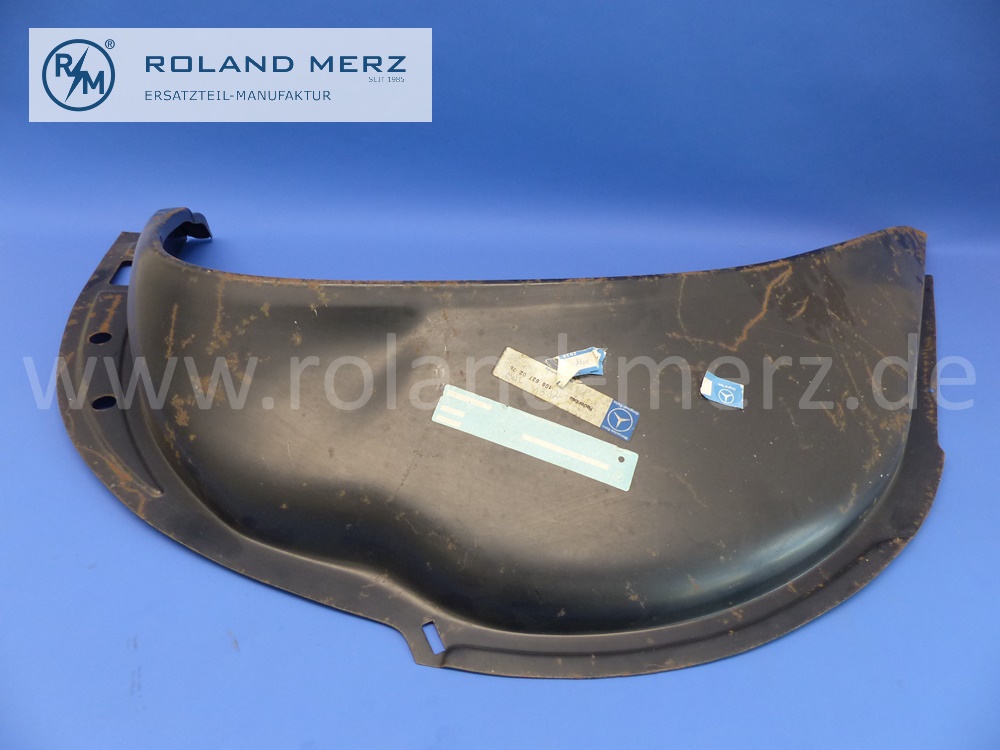 1086370276 Radeinbau rechts, hinten außen, Mercedes W108, W109, Original Mercedes Neuteil, NOS - Kratzer / Flugrost auf Oberfläche -