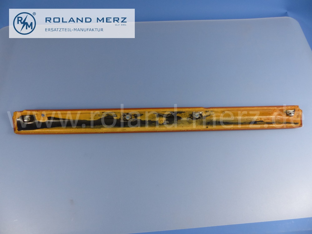 1157300551 Verkleidung Fensterschlüssel Fondtür links, Farbe 8100, Mercedes W114, W115, Strich 8, Original Mercedes Neuteil, NOS K