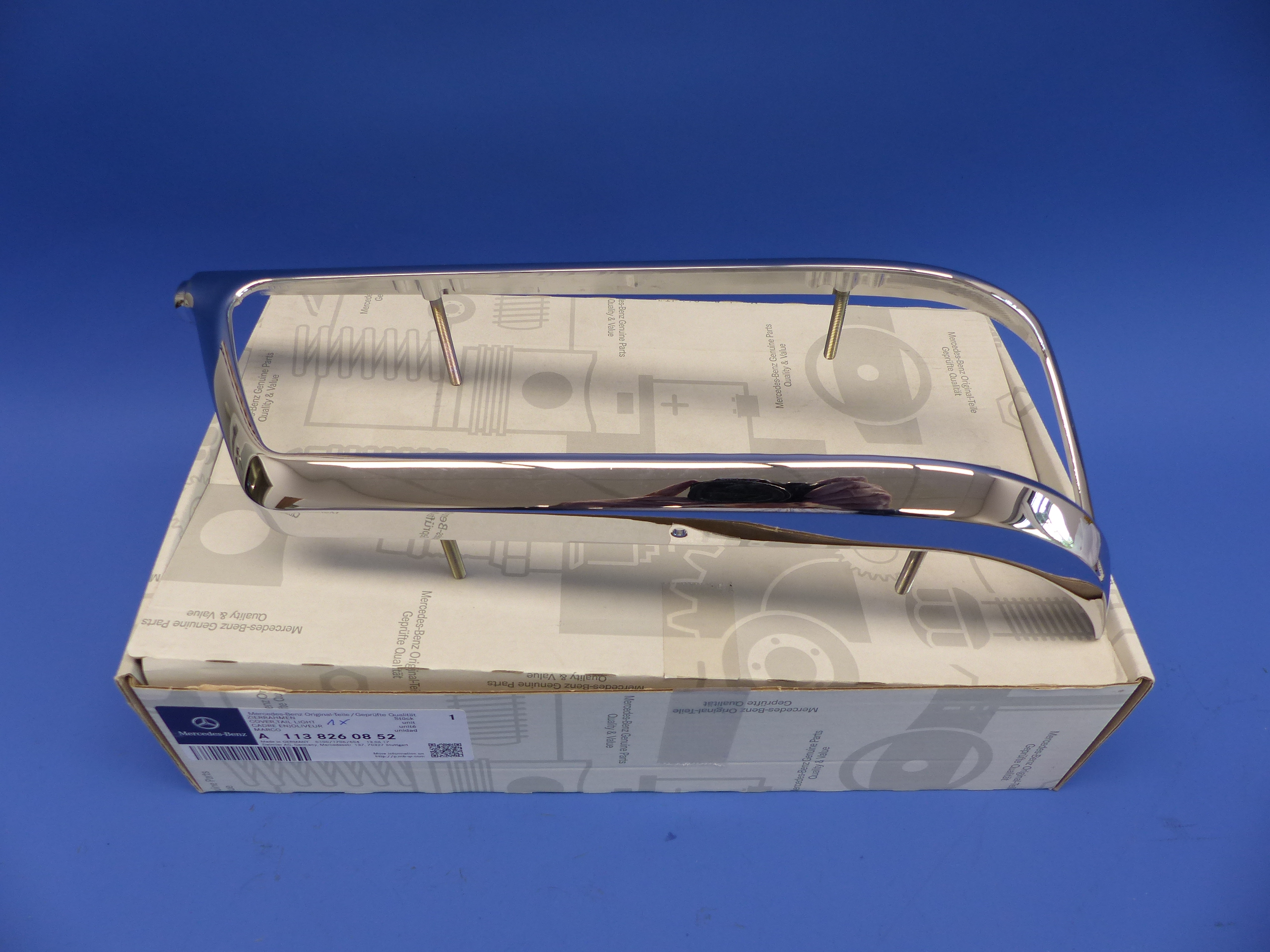 1138260852 Zierrahmen Chromrahmen rechts für Rücklicht Mercedes W113, 280SL, Pagode, original Mercedes Neuteil, NOS 