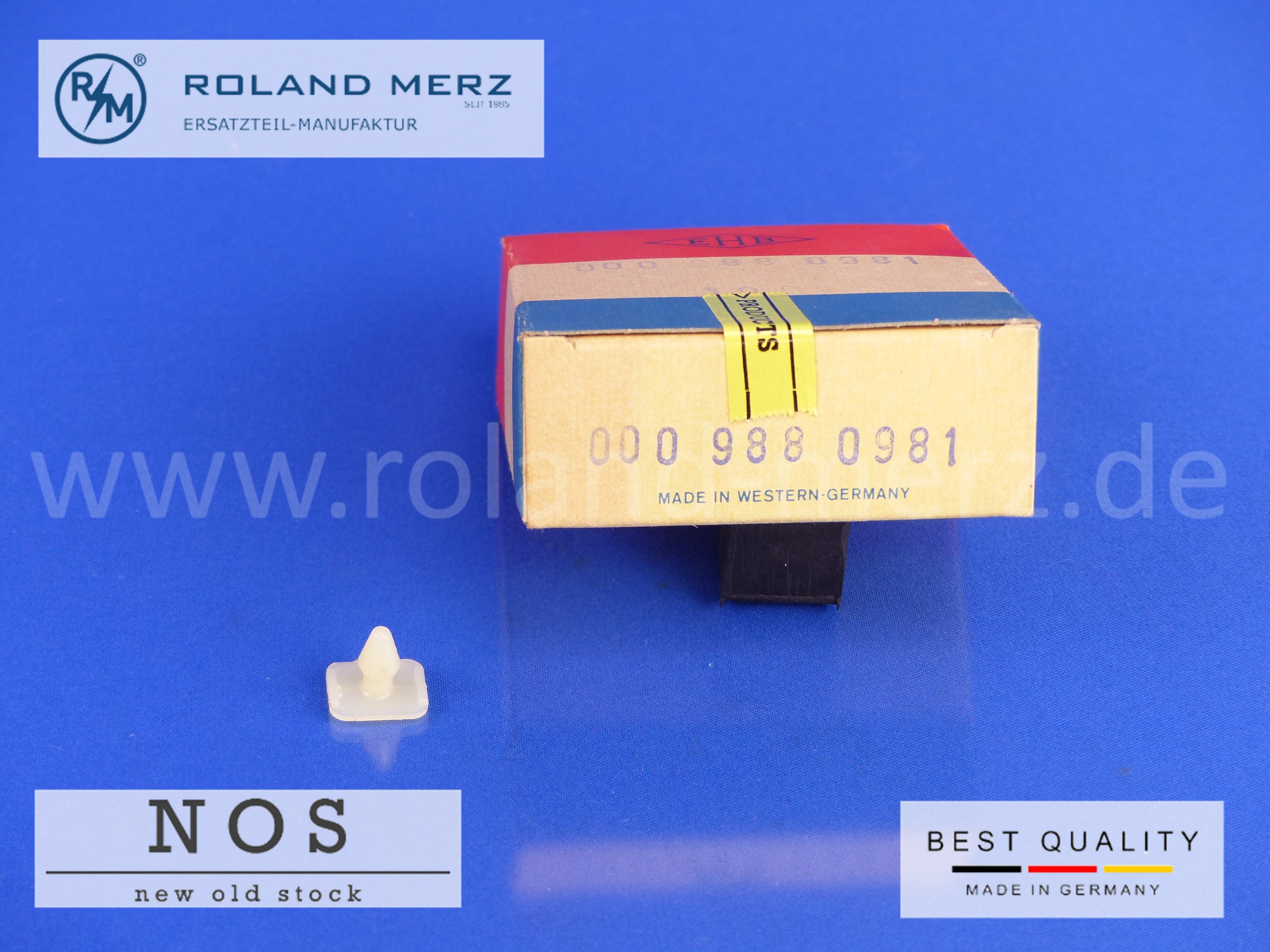 P1190861 0009880981 clip upper part Mercedes W100 W110 W111 W112