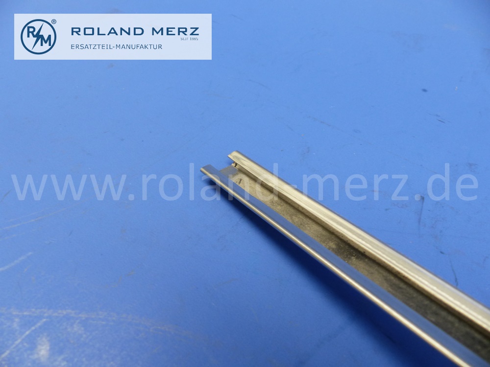 1106980281 Zierstab über Heckleuchte rechts, Länge 1010mm, Mercedes Heckflosse W110, 190c – 230, original Mercedes Neuteil, NOS