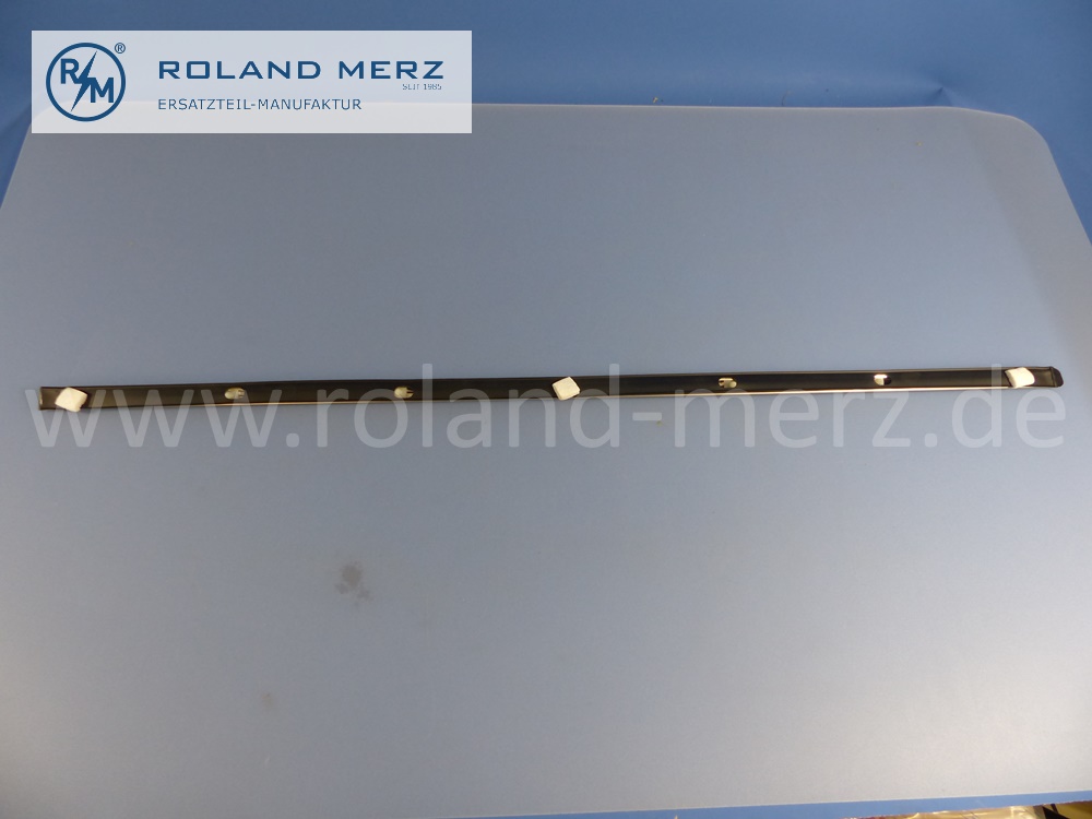 1147200180 Zierstab, Zierleiste, Fahrertür Wulstansatz, links, Mercedes W114, W115, Strich 8, Länge 975 mm, Original Mercedes Neuteil, NOS