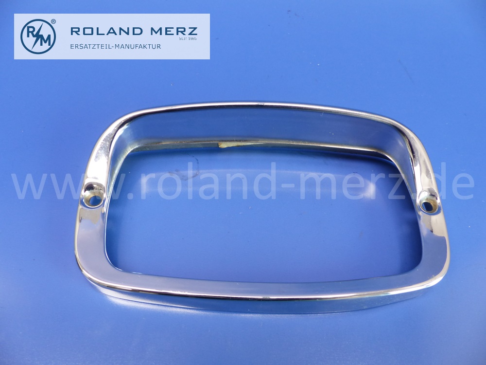 E1.3812.02 Chromrahmen Nebelscheinwerfer Hella, 170mm x 95mm, Original Hella Neuteil, NOS 