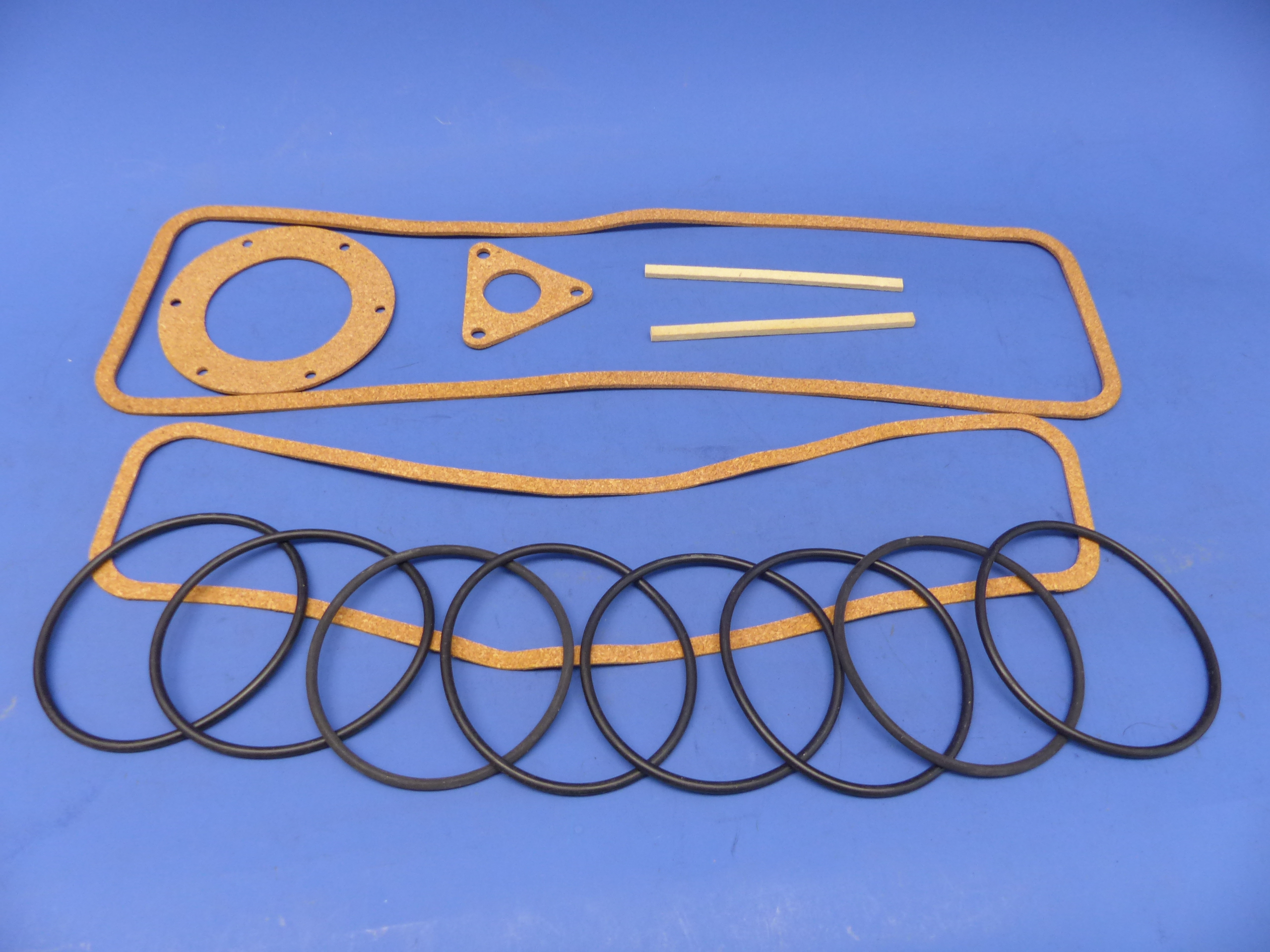 65S12153 Dichtungssatz, Dichtsatz Motor, Raupe Famo Boxer 10/50, 1951 / 1953, original Elring Neuteil, NOS 