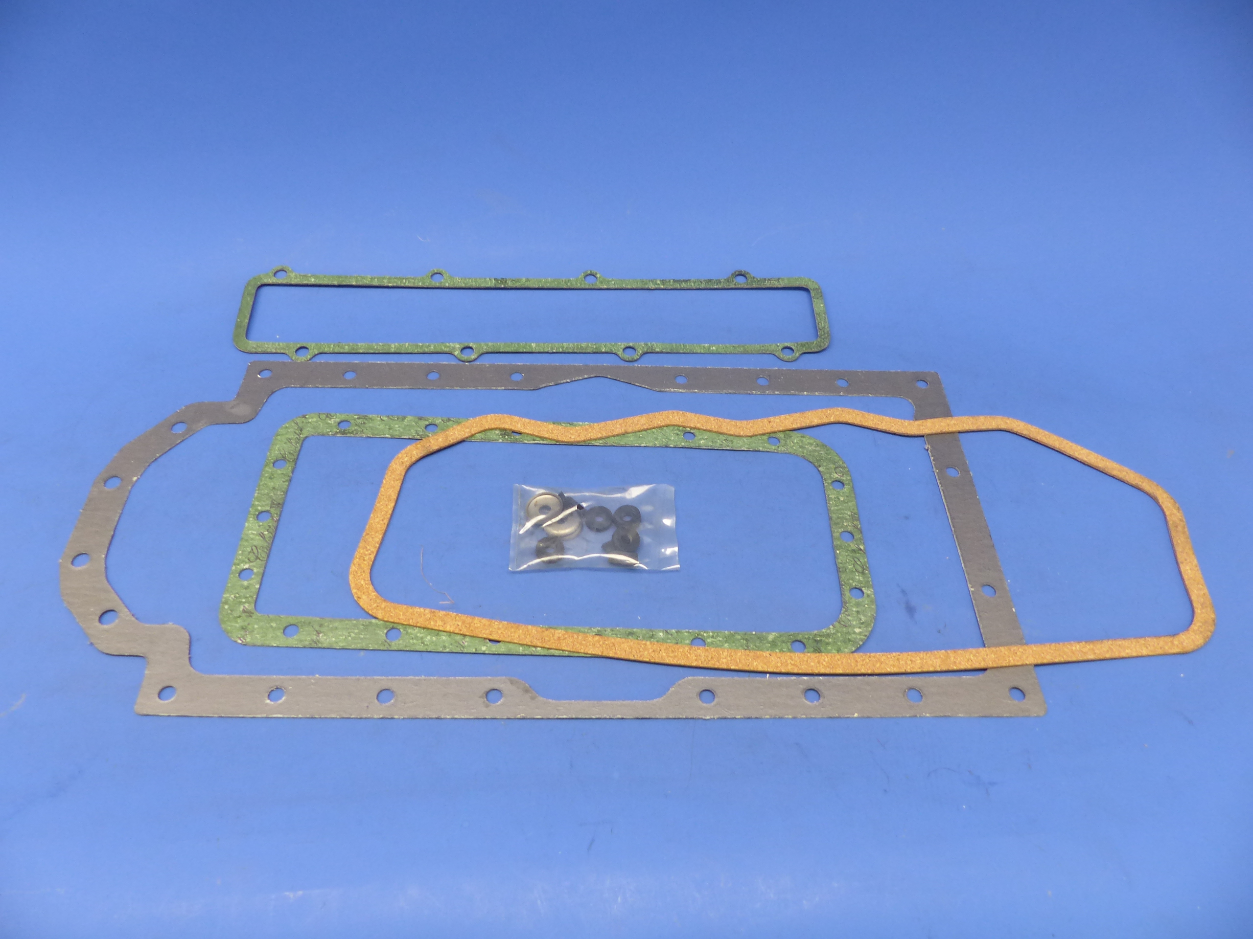 0-18689-21 Dichtungssatz Motor, Entrußersatz, IHC, Motor D624 62PS, original Elring Neuteil, NOS