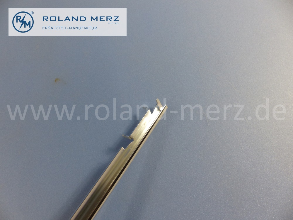 1076940182 Zierstab, Zierleiste, Zierblende hinter Fahrertür, links, Mercedes C107, Coupé SLC, Länge 415mm, Original Mercedes Neuteil, NOS