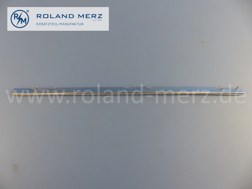 1076940282 Zierstab, Zierleiste, Zierblende hinter Fahrertür, rechts, Mercedes C107, Coupé SLC, Länge 415mm, Original Mercedes Neuteil, NOS