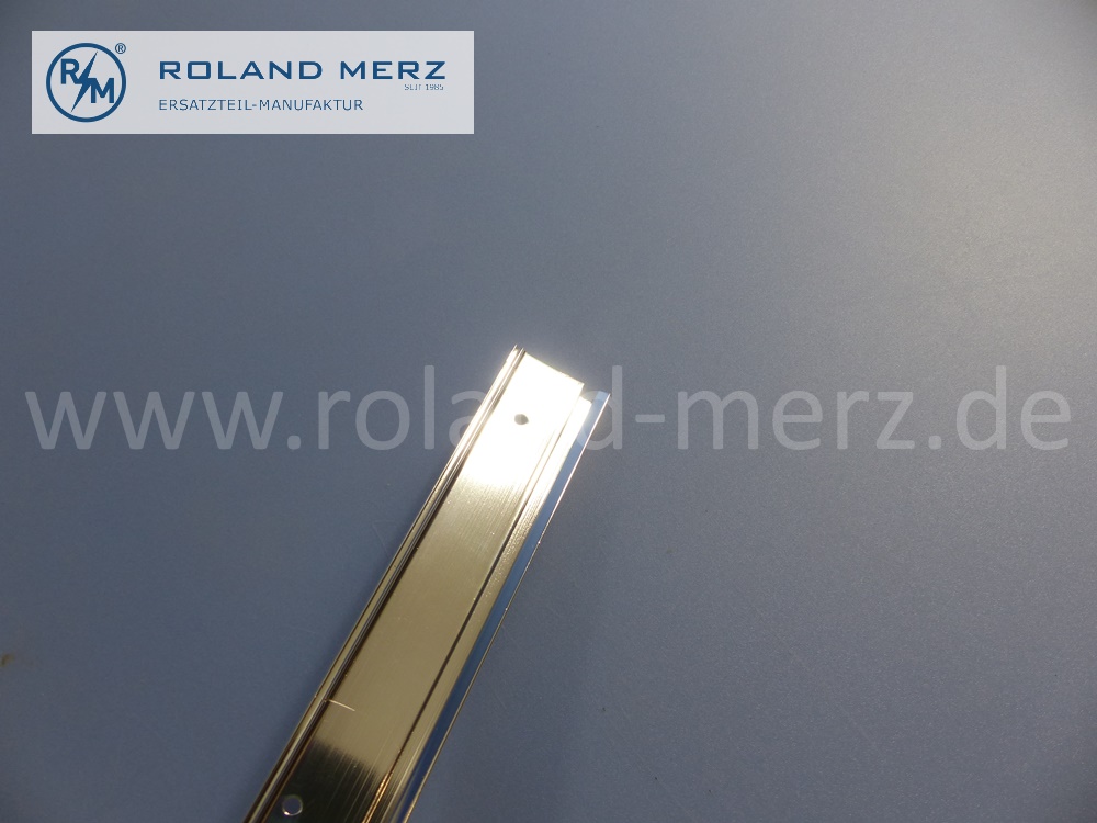 1077252165 Schiene, Abdeckschiene oben, Fahrertür, links, Mercedes C107, Coupé SLC, Länge 735mm, Original Mercedes Neuteil, NOS