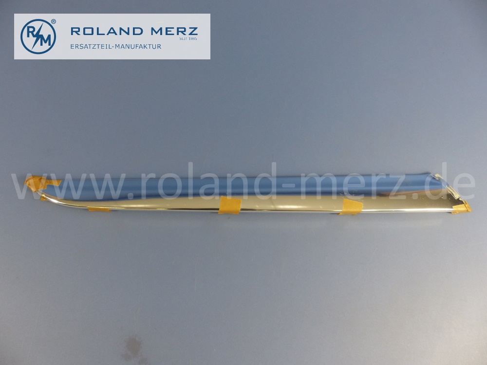 1156981389 Zierstab, Zierleiste, C-Säule, links, Limousine, Mercedes W114, W115, Strich 8, Länge 570 mm, Original Mercedes Neuteil, NOS - Kleberreste -