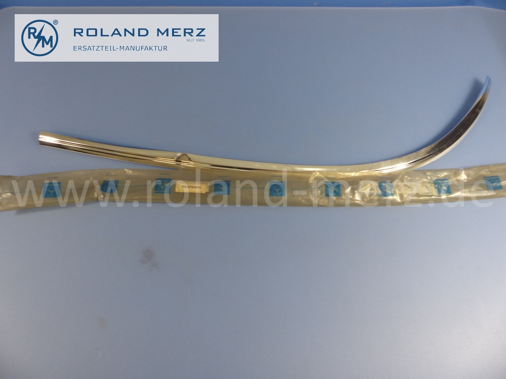 1156700116 Zierstab, Zierleiste, Zierrahmen, Frontscheibe, links unten , Mercedes W114, W115, Strich 8, Länge 940 mm, Original Mercedes Neuteil, NOS - größere Einzeldelle -