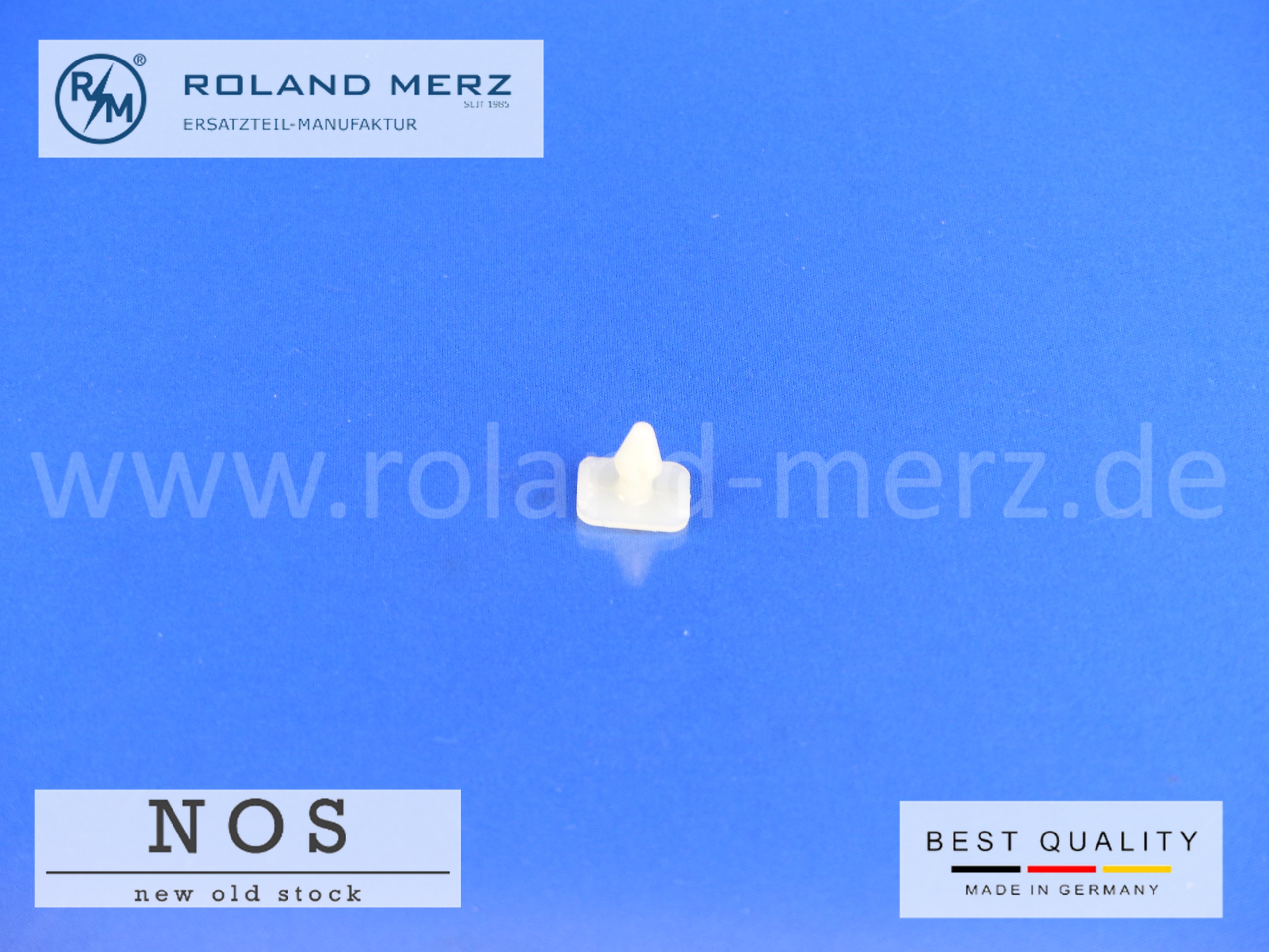 P1190862 0009880981 clip upper part Mercedes W100 W110 W111 W112