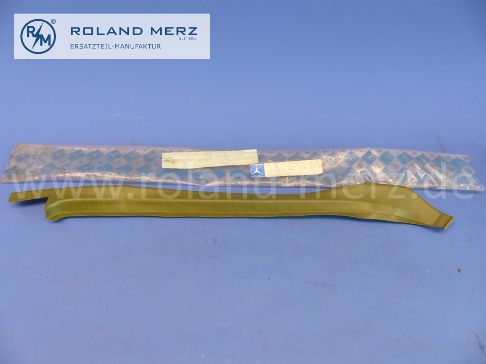 1237450271 Verkleidung Rückwandtür, Fensterrahmen rechts, Farbe 6080 grün, Mercedes S123, T-Modell, Original Mercedes Neuteil, NOS - Lagerschaden -