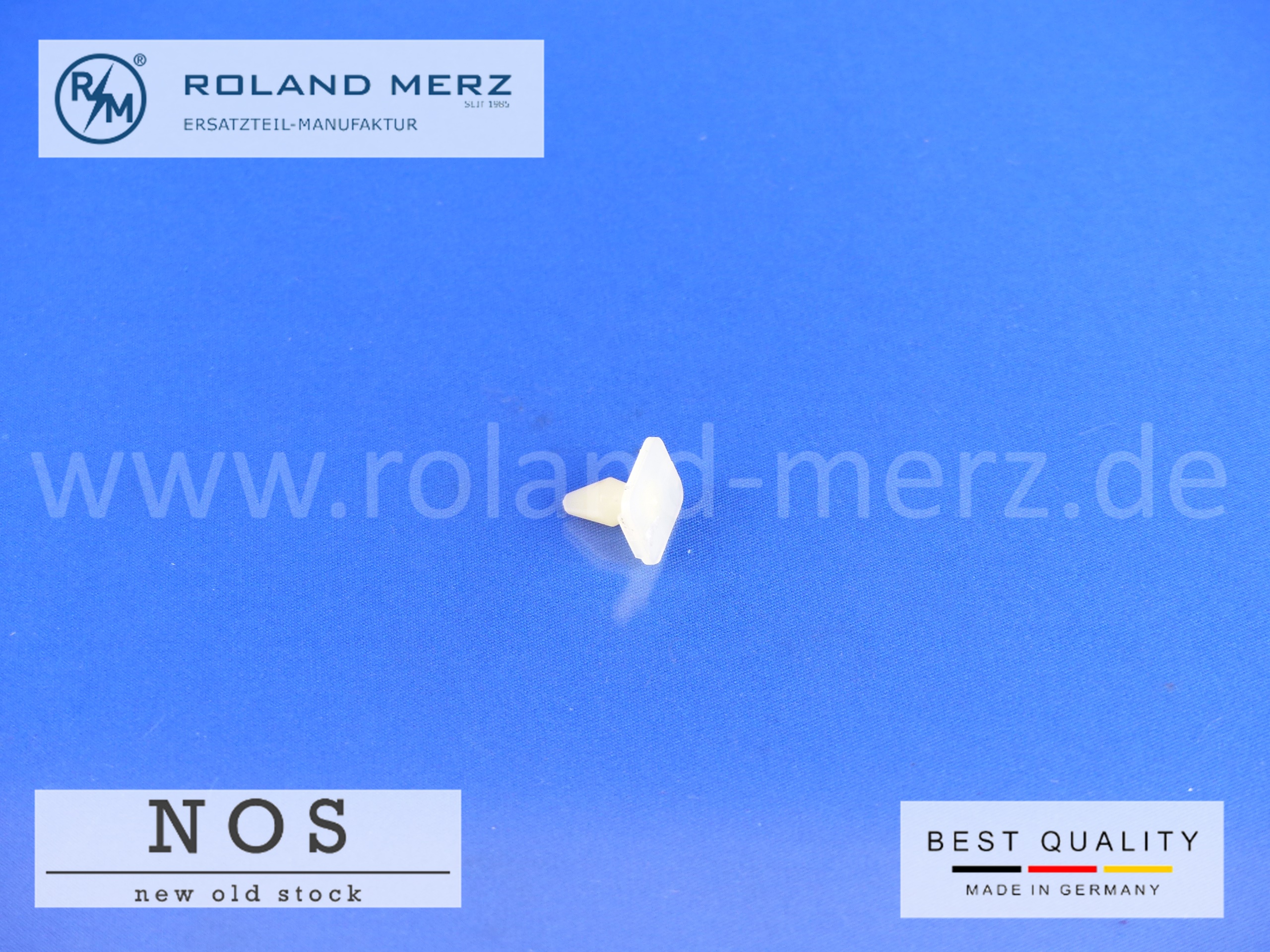 P1190863 0009880981 clip upper part Mercedes W100 W110 W111 W112