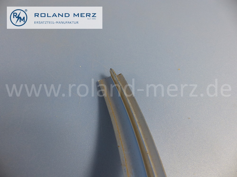 1236780730 Zierstab, Zierleiste, Zierrahmen, Heckscheibe unten, Mercedes W123, lichte Weite 1390 mm, Original Mercedes Neuteil, NOS