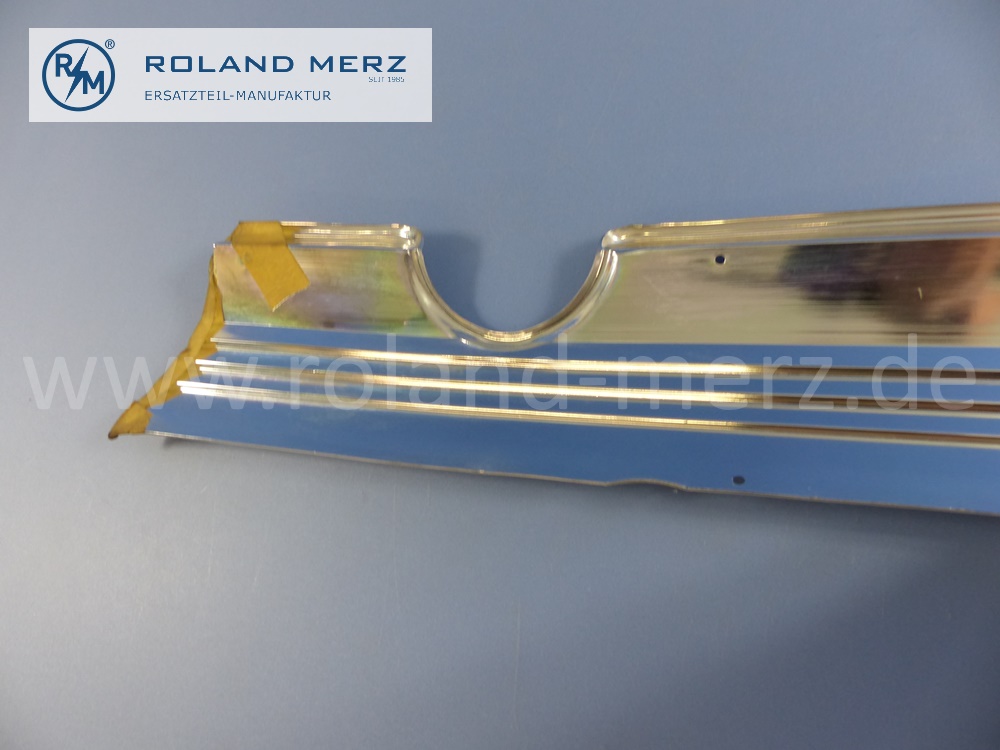 1126980187 Zierblende, Chromblende links, Länge 1865mm, Mercedes W112, MB 300SE, Original Mercedes Neuteil, NOS - einzelner Kratzer, leichte Verbiegung -