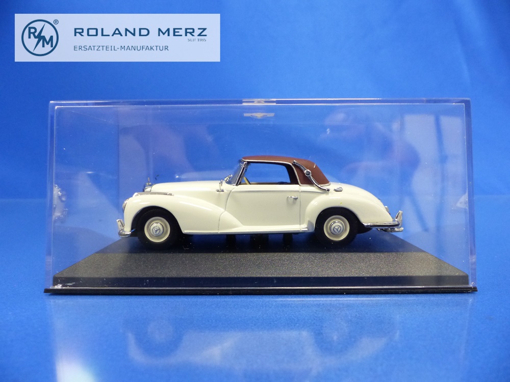 032341-03 Mercedes-Benz 300 S Cabriolet weiss/braun - Minichamps PMA 1:43