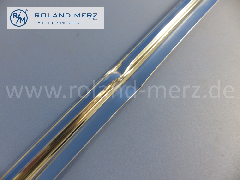 1156700116 Zierstab, Zierleiste, Zierrahmen, Frontscheibe, links unten , Mercedes W114, W115, Strich 8, Länge 940 mm, Original Mercedes Neuteil, NOS - größere Einzeldelle -