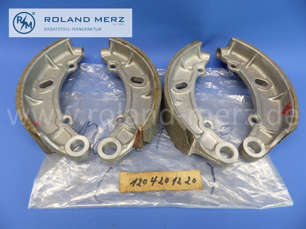1204201220 Satz Bremsbacken (4 Stück), ALU 50mm breit, Vorderachse, durchgehender Belag, Mercedes W120, W121, 180, 180a, 180D, 190, 190D, Original Mercedes Austauschteil, NOS